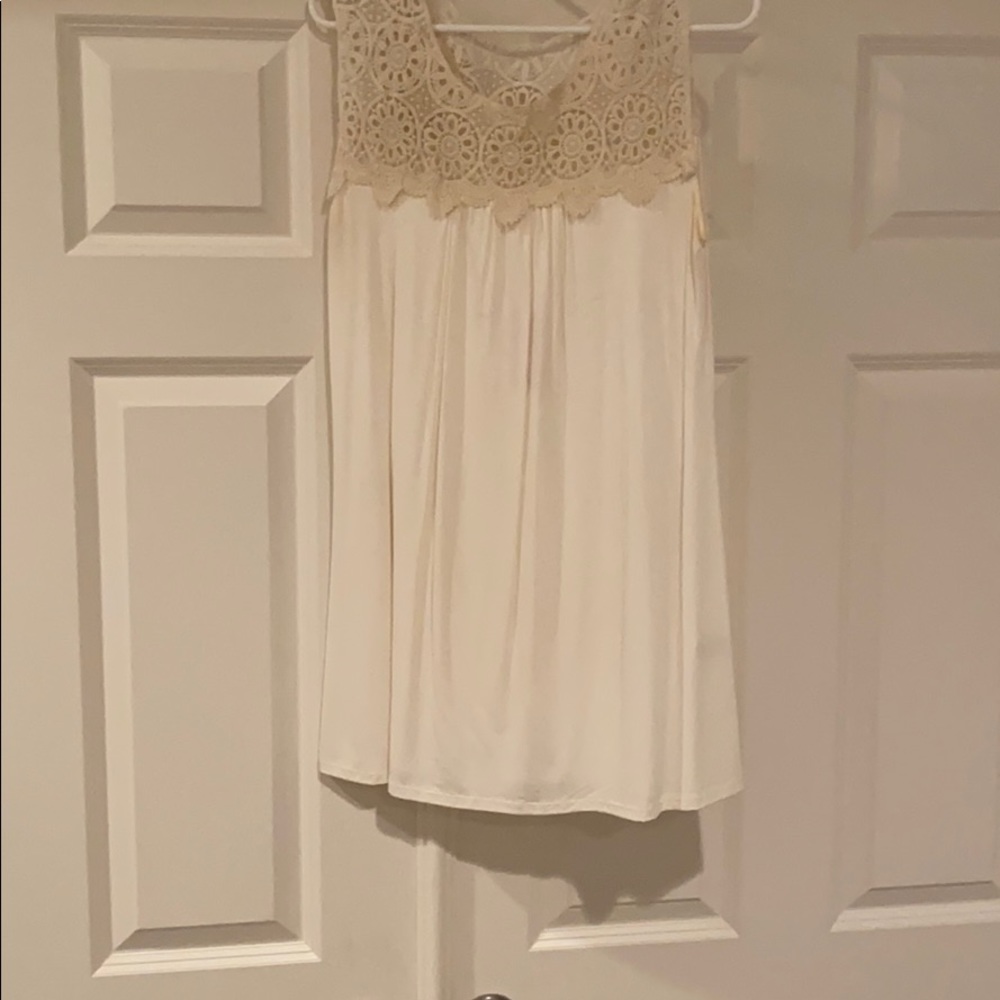 Maternity sleeveless blouse